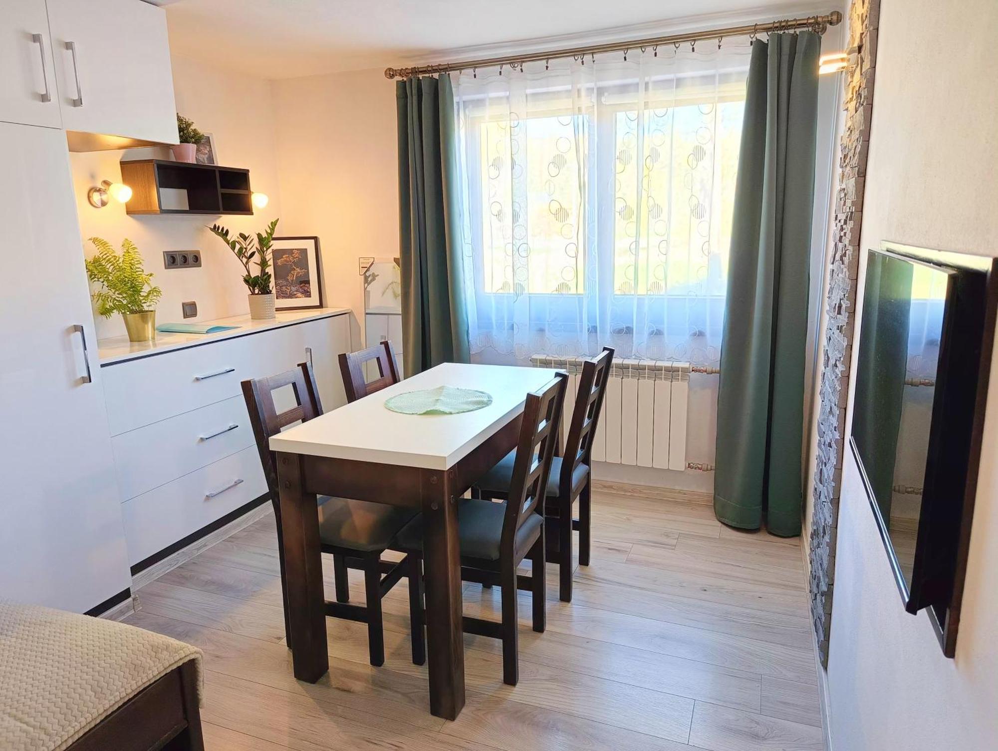 Pokoje I Apartamenty U Sabiny - Dostep Do Jacuzzi Tylko W Wybranych Opcjach Sprawdz Ponizej Szczegoly Rezerwacji シュツァブニツァ 部屋 写真