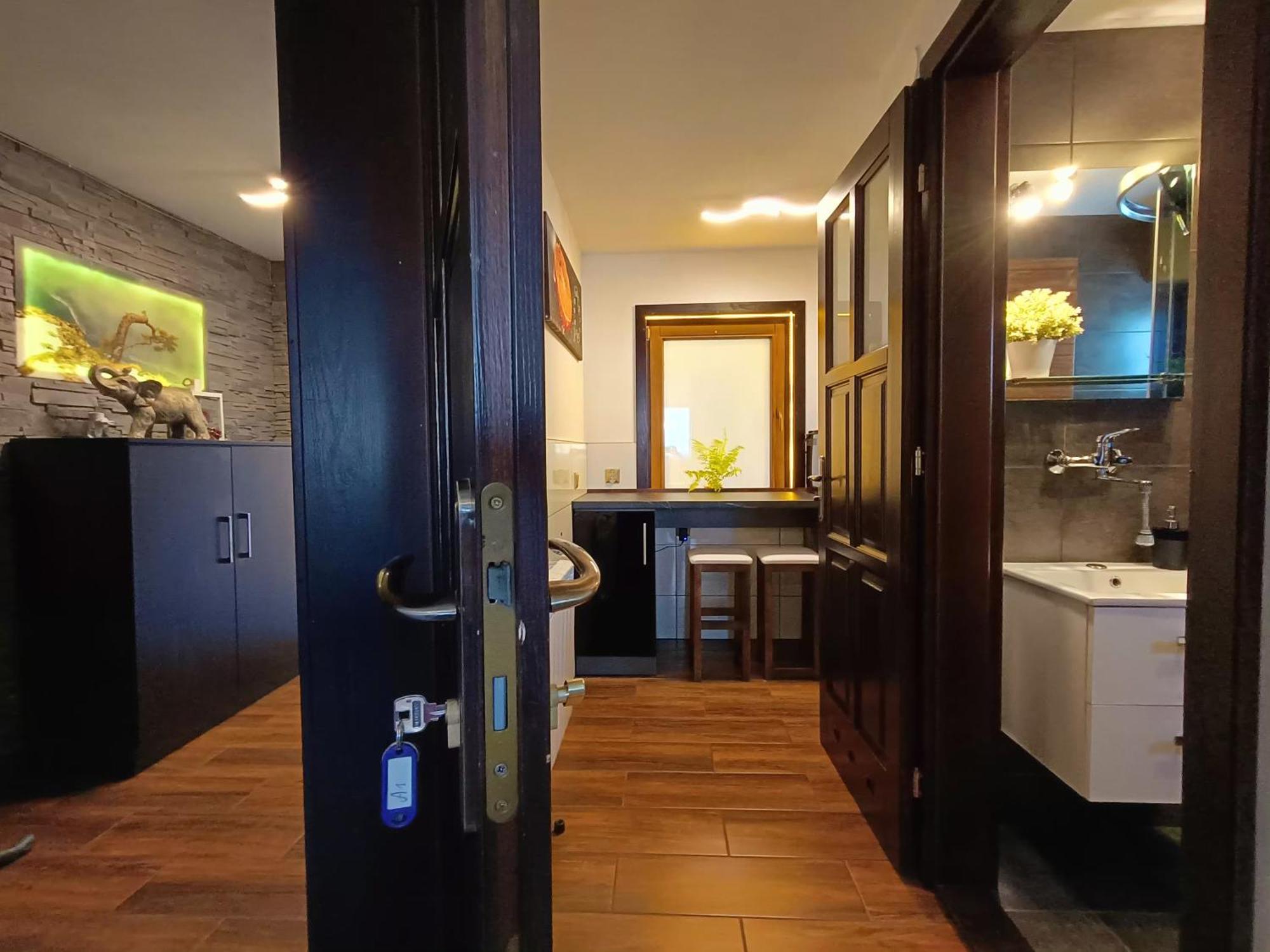 Pokoje I Apartamenty U Sabiny - Dostep Do Jacuzzi Tylko W Wybranych Opcjach Sprawdz Ponizej Szczegoly Rezerwacji シュツァブニツァ 部屋 写真