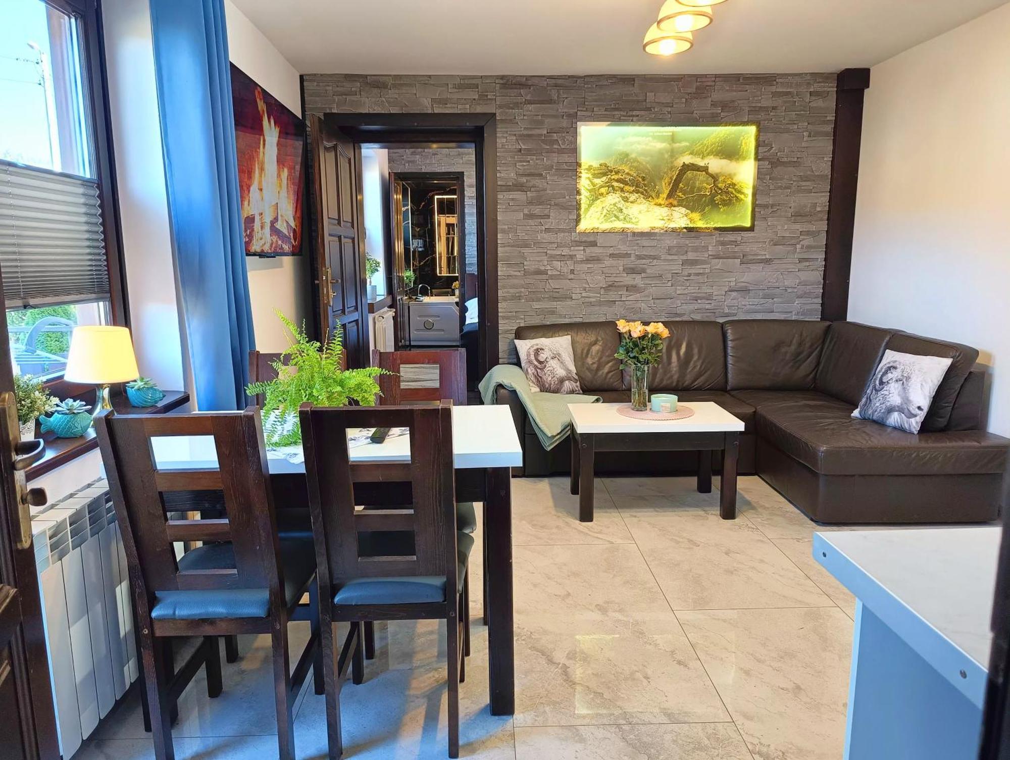 Pokoje I Apartamenty U Sabiny - Dostep Do Jacuzzi Tylko W Wybranych Opcjach Sprawdz Ponizej Szczegoly Rezerwacji シュツァブニツァ 部屋 写真